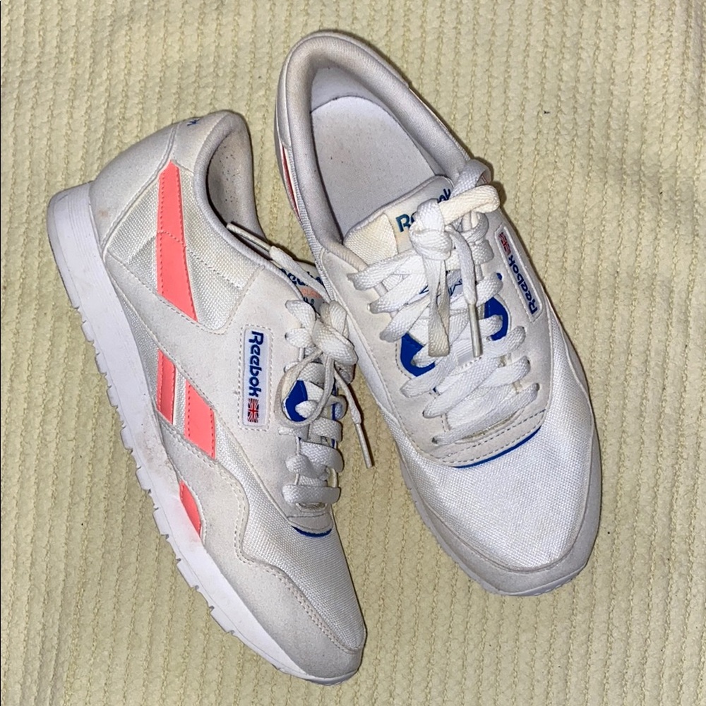 Reebok Women's White and Pink Sneakers✨